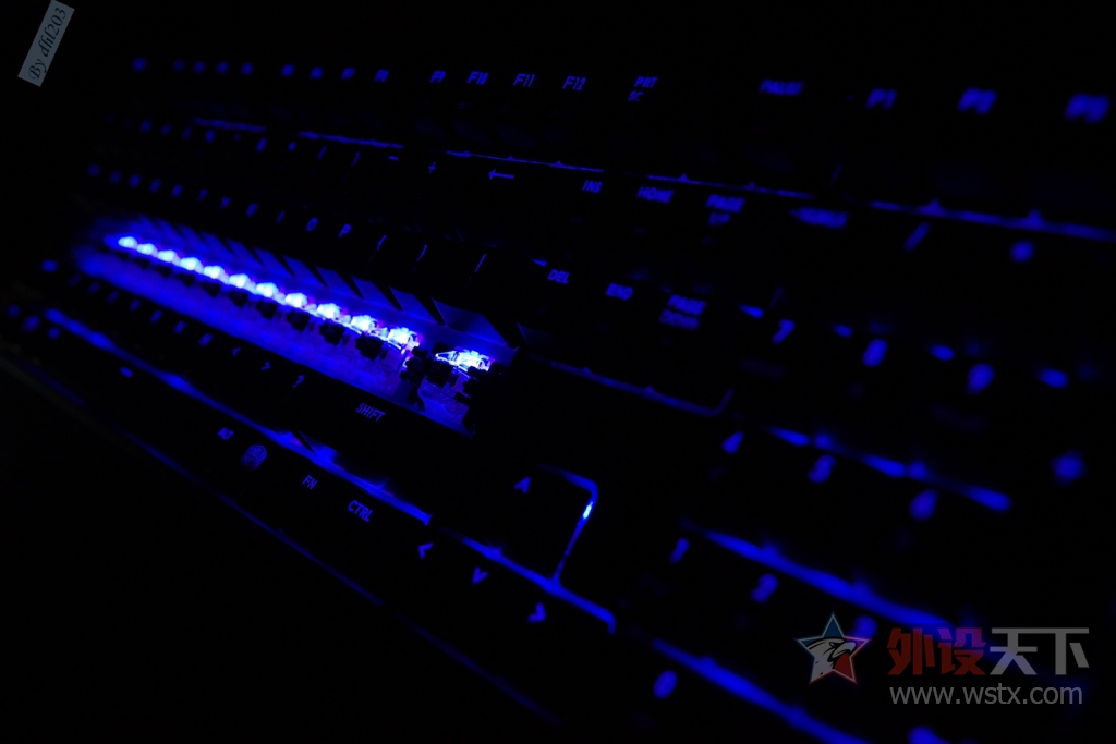 CHERRY�������ӣ�RGB���ܷ���--�������� Master Keys Pro L RGB ��е��������