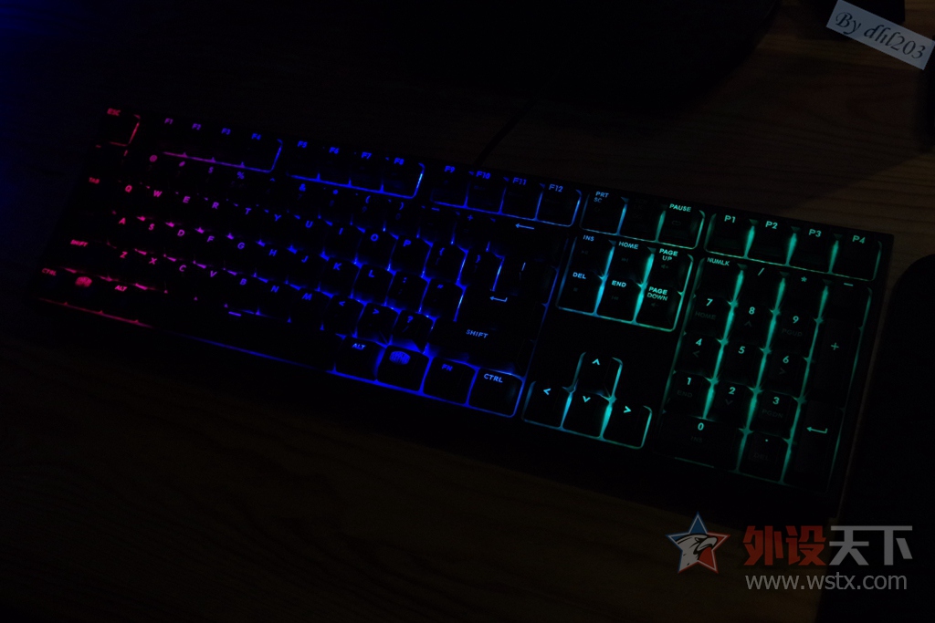 CHERRY�������ӣ�RGB���ܷ���--�������� Master Keys Pro L RGB ��е��������