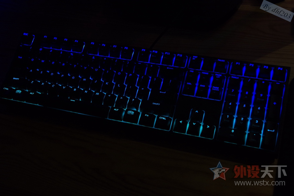 CHERRY�������ӣ�RGB���ܷ���--�������� Master Keys Pro L RGB ��е��������