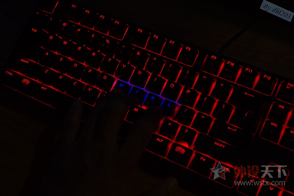 CHERRY�������ӣ�RGB���ܷ���--�������� Master Keys Pro L RGB ��е��������