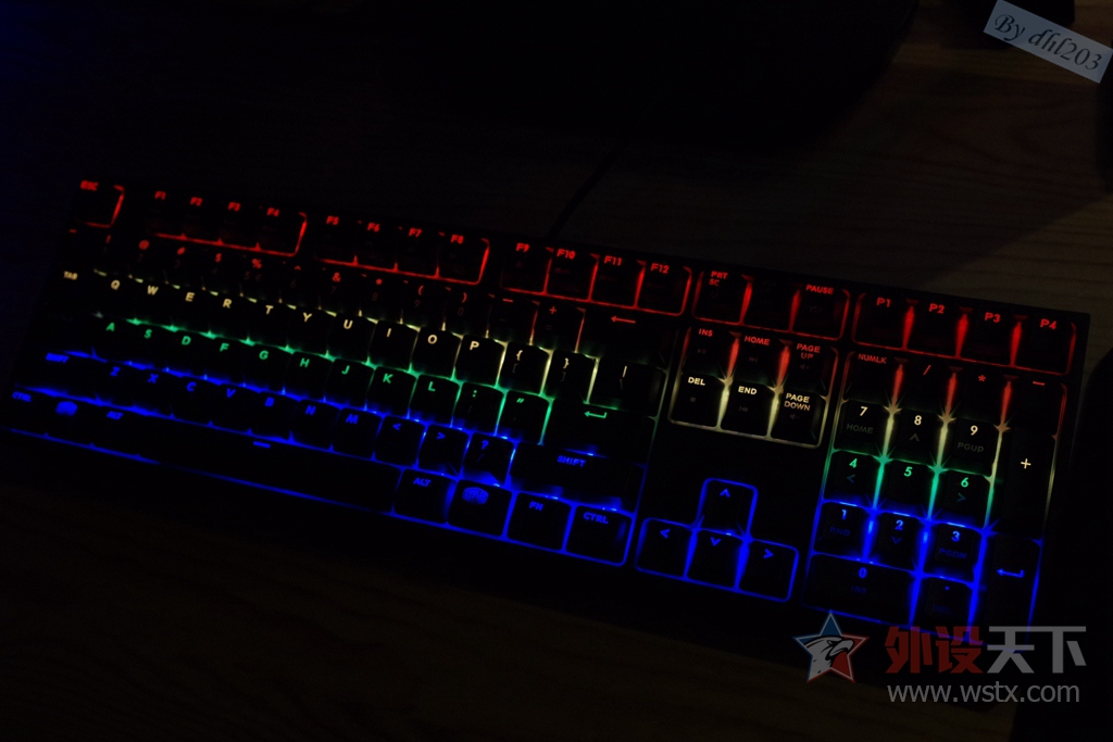 CHERRY�������ӣ�RGB���ܷ���--�������� Master Keys Pro L RGB ��е��������