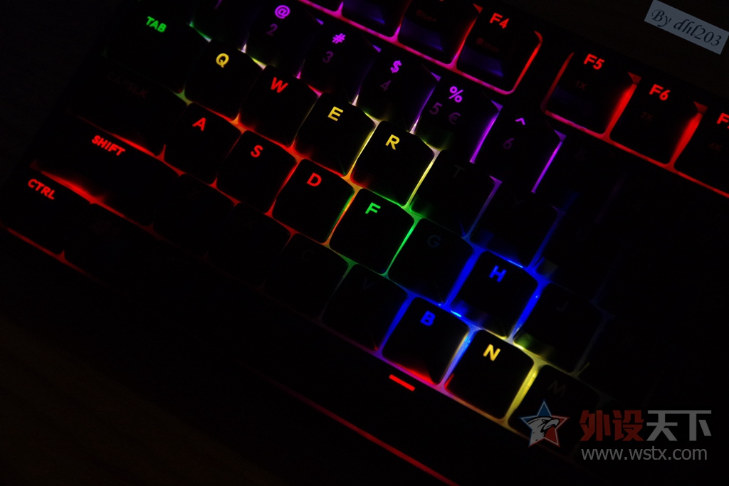 CHERRY�������ӣ�RGB���ܷ���--�������� Master Keys Pro L RGB ��е��������