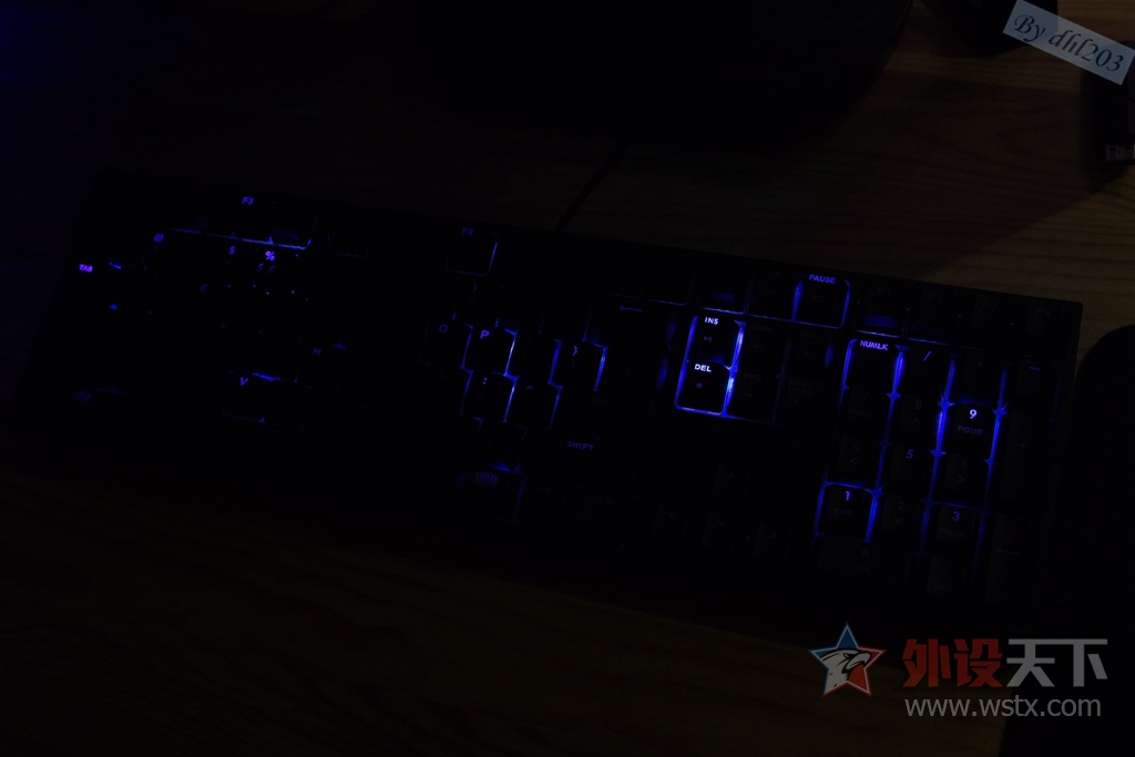 CHERRY�������ӣ�RGB���ܷ���--�������� Master Keys Pro L RGB ��е��������