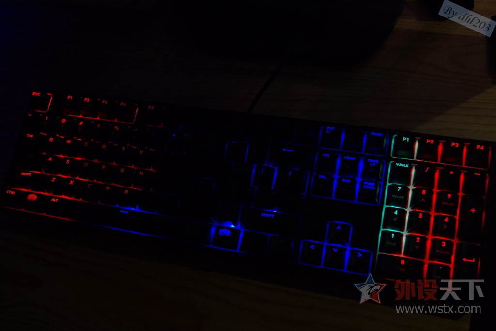 CHERRY�������ӣ�RGB���ܷ���--�������� Master Keys Pro L RGB ��е��������