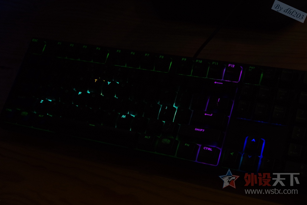 CHERRY�������ӣ�RGB���ܷ���--�������� Master Keys Pro L RGB ��е��������