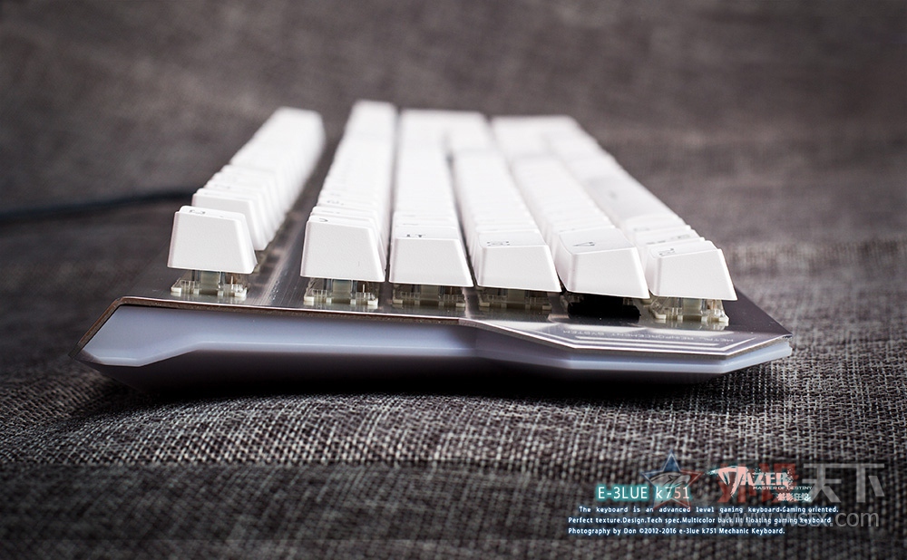 E-3LUE K751����е����