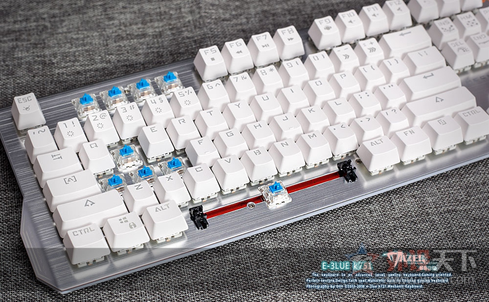 E-3LUE K751����е����