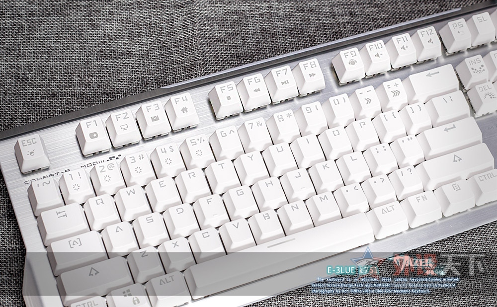 E-3LUE K751����е����