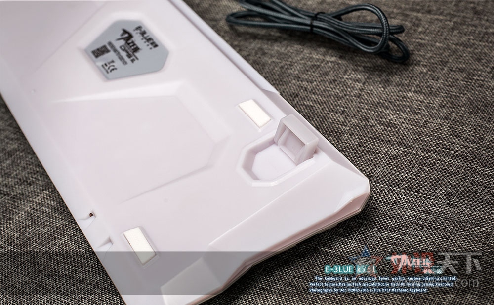 E-3LUE K751����е����