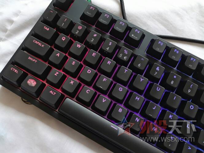 ��������������MasterKeys Pro S RGB87��е����