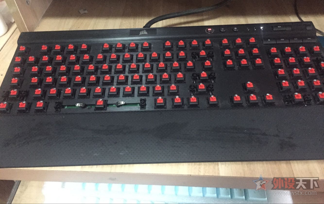 �ϼ��̻����գ�������K70��װ�ǣ�ĳ�����ֵ�˪��ɧ������ñ