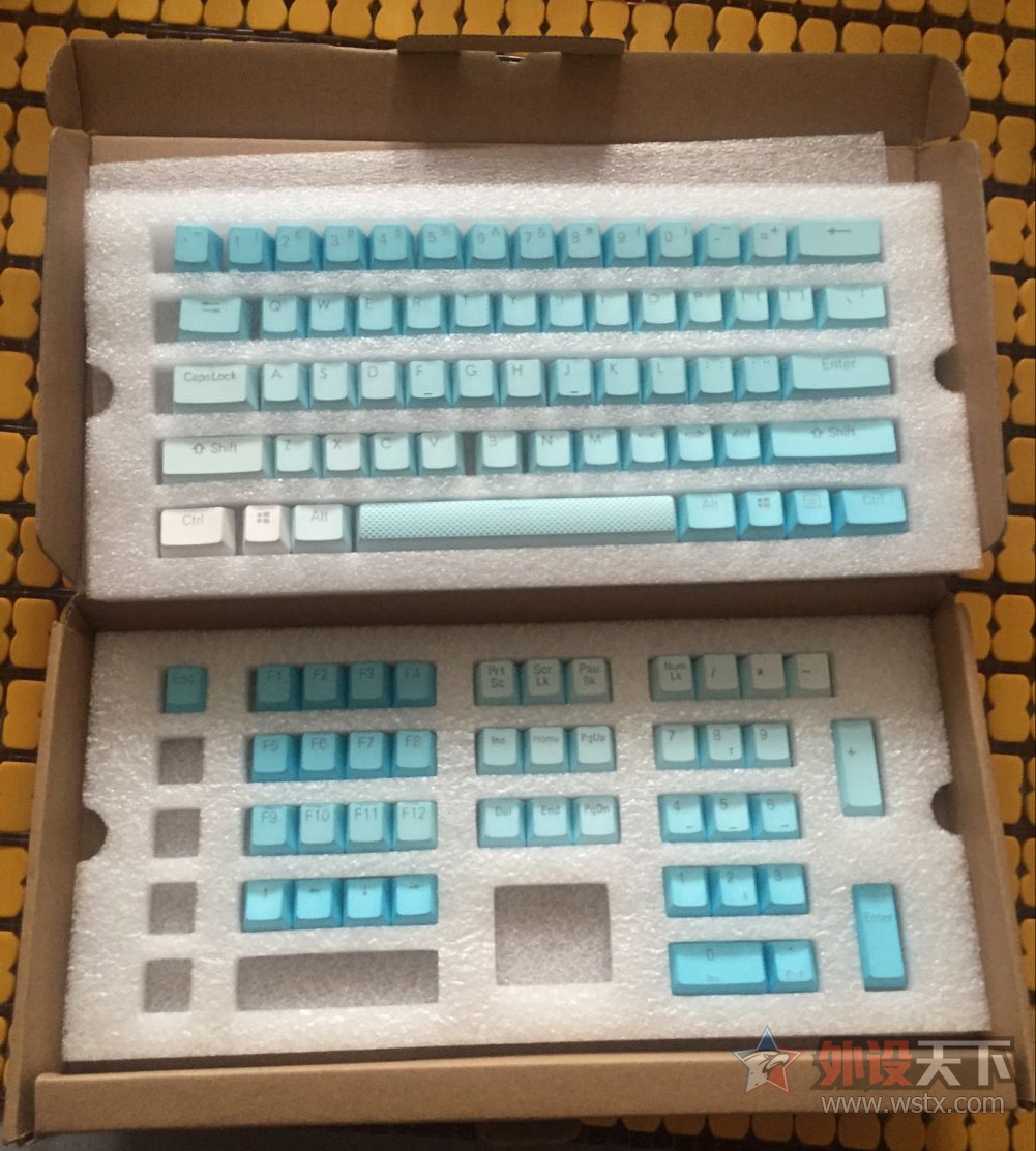 �ϼ��̻����գ�������K70��װ�ǣ�ĳ�����ֵ�˪��ɧ������ñ