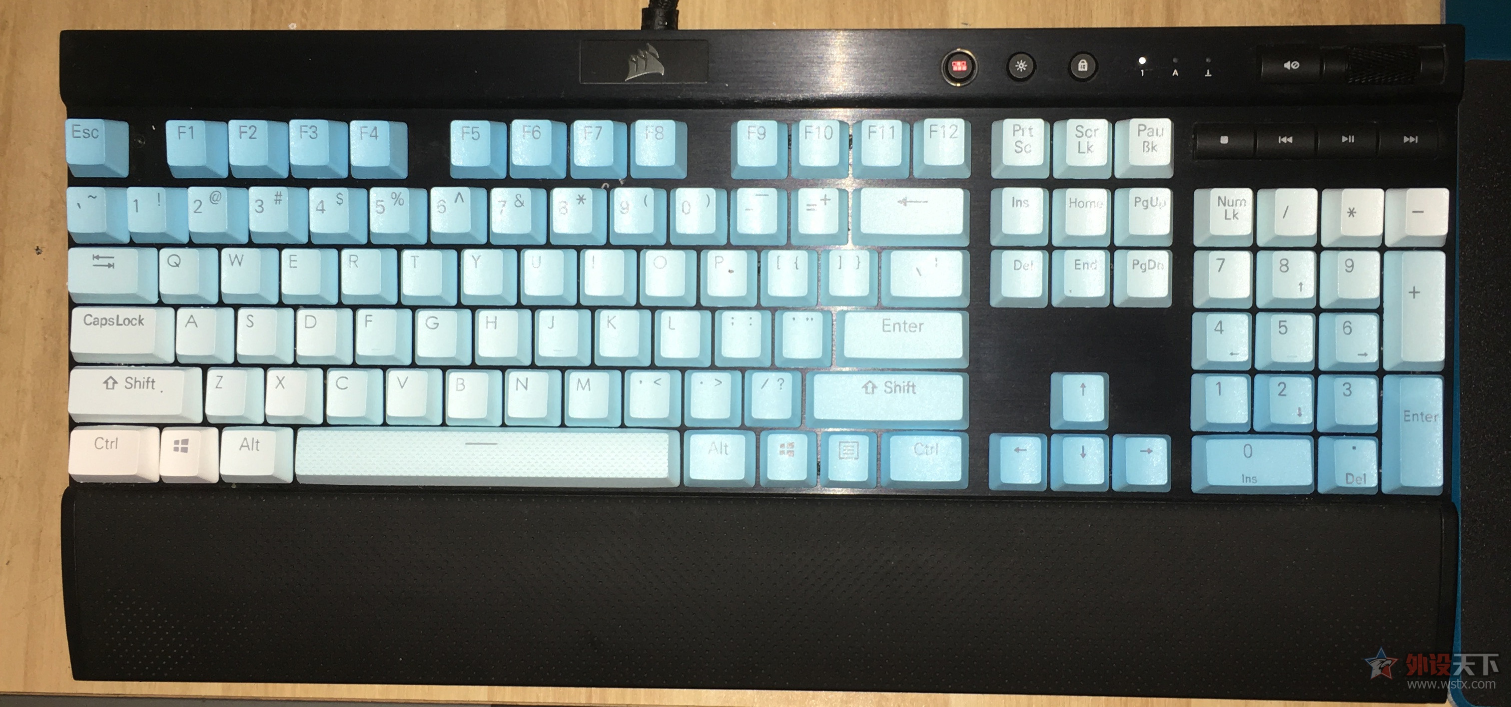 �ϼ��̻����գ�������K70��װ�ǣ�ĳ�����ֵ�˪��ɧ������ñ