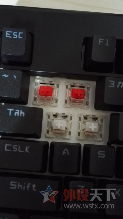 �յ��ֵ�FIRE-PAD ����ʹ V2 ����RGB���̣��������ģ��Լ۱����㣬�������档