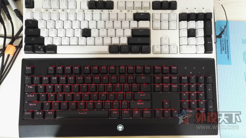 �յ��ֵ�FIRE-PAD ����ʹ V2 ����RGB���̣��������ģ��Լ۱����㣬�������档