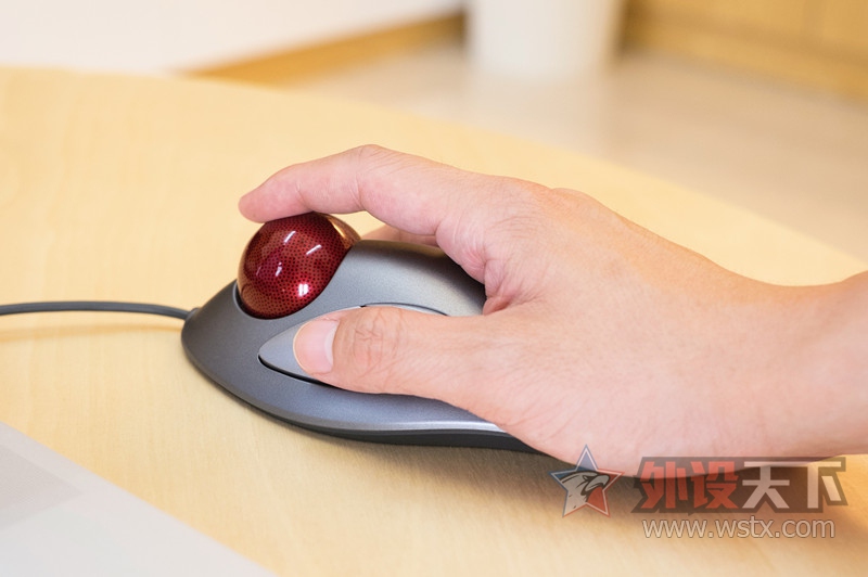 �ع������ģ����켣������ۺ�ʹ�������Ա�