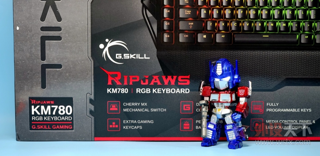 ������ֻ�з��Ҫ�ڼ��Լ�ˣ�֥��KM780 RGB Cherry MX���Ὺ��С��