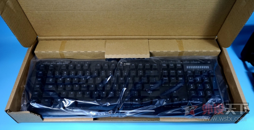 ������ֻ�з��Ҫ�ڼ��Լ�ˣ�֥��KM780 RGB Cherry MX���Ὺ��С��