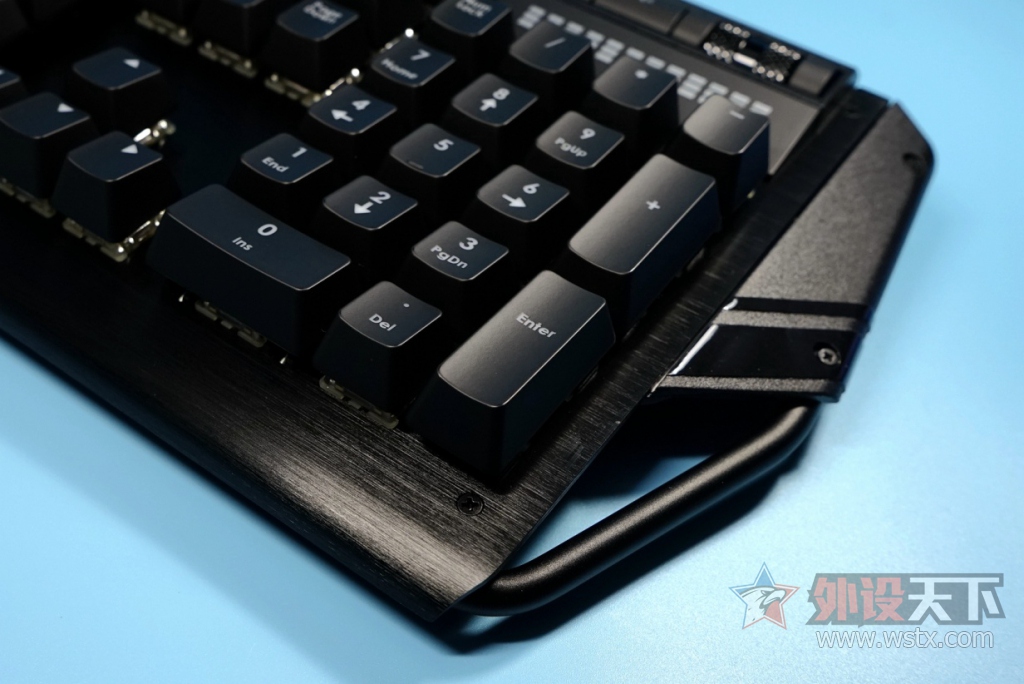 ������ֻ�з��Ҫ�ڼ��Լ�ˣ�֥��KM780 RGB Cherry MX���Ὺ��С��