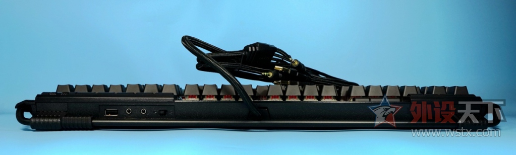 ������ֻ�з��Ҫ�ڼ��Լ�ˣ�֥��KM780 RGB Cherry MX���Ὺ��С��