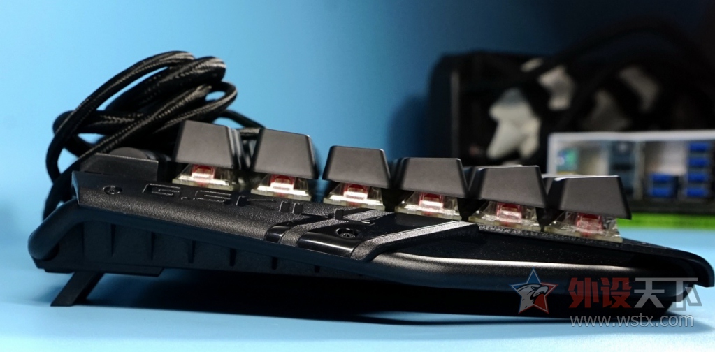 ������ֻ�з��Ҫ�ڼ��Լ�ˣ�֥��KM780 RGB Cherry MX���Ὺ��С��