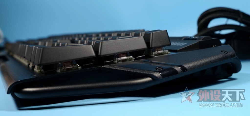 ������ֻ�з��Ҫ�ڼ��Լ�ˣ�֥��KM780 RGB Cherry MX���Ὺ��С��