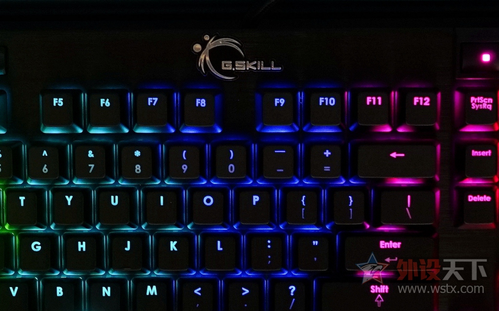 ������ֻ�з��Ҫ�ڼ��Լ�ˣ�֥��KM780 RGB Cherry MX���Ὺ��С��