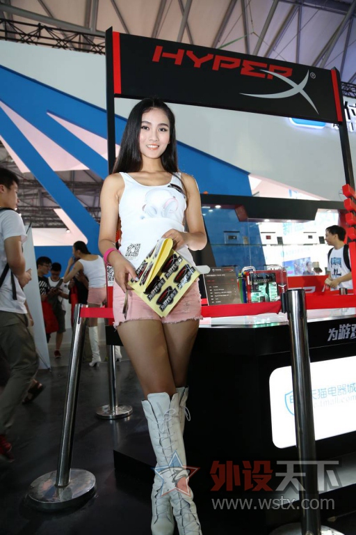 �в���������Ů��HyperX�߶˲�Ʒ����2016ChinaJoy