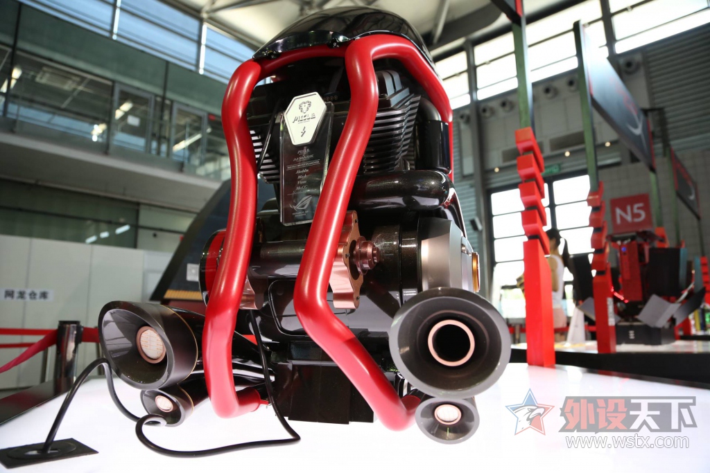 �в���������Ů��HyperX�߶˲�Ʒ����2016ChinaJoy