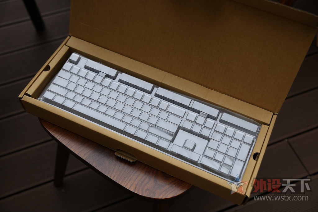 ����qu�ܵ�Likeyboard Li-104 RGB�� ����