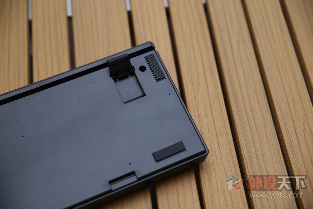 ����qu�ܵ�Likeyboard Li-104 RGB�� ����