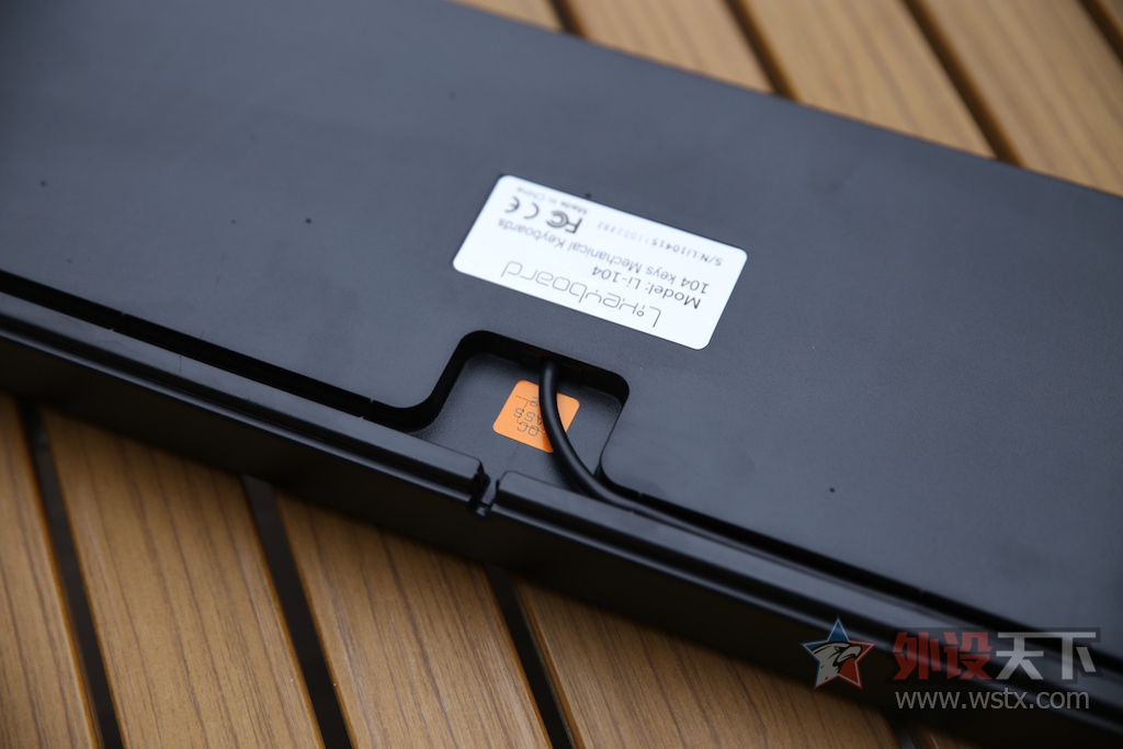 ����qu�ܵ�Likeyboard Li-104 RGB�� ����