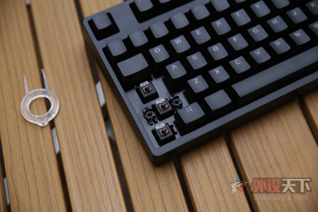 ����qu�ܵ�Likeyboard Li-104 RGB�� ����