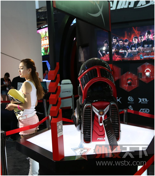 �в���������Ů��HyperX�߶˲�Ʒ����2015ChinaJoy
