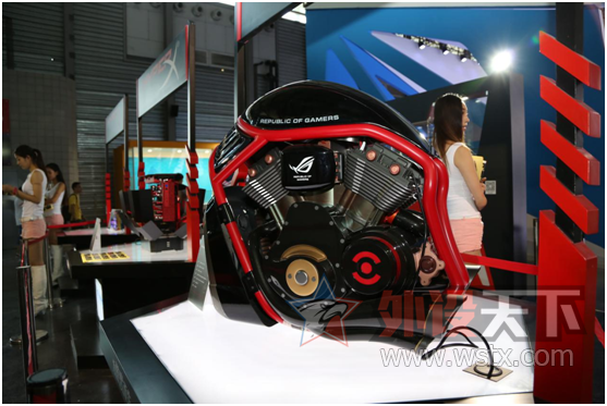 �в���������Ů��HyperX�߶˲�Ʒ����2015ChinaJoy