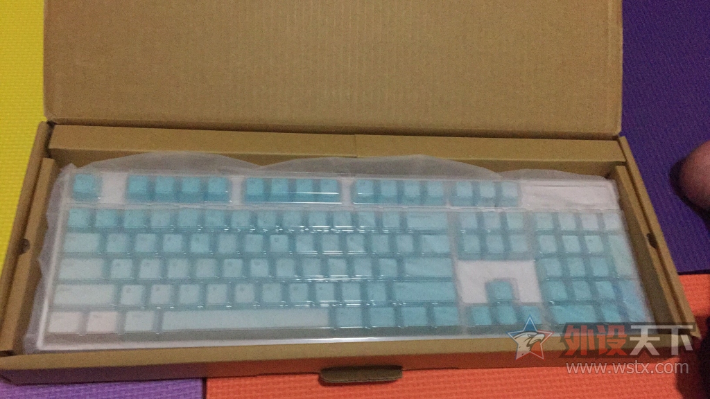 �����ݡ������Ͷ˼���