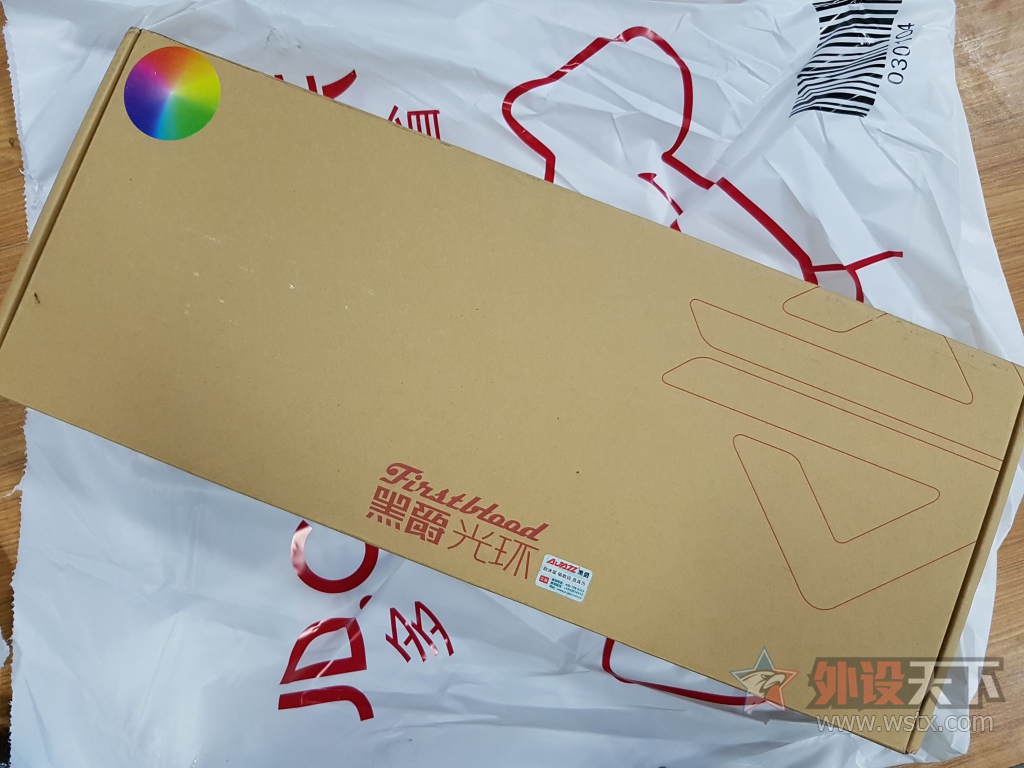 ���������Ĺ⣡�ھ�AK60��͸�⻷RGB���������Ͻ��е���̿�������