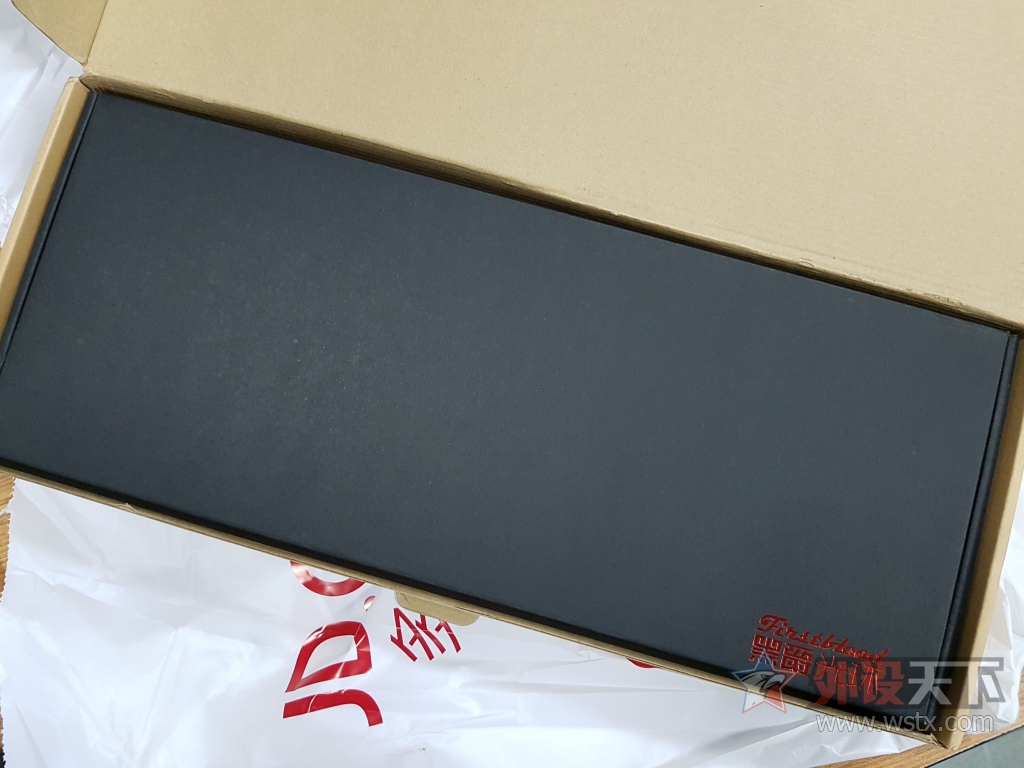 ���������Ĺ⣡�ھ�AK60��͸�⻷RGB���������Ͻ��е���̿�������