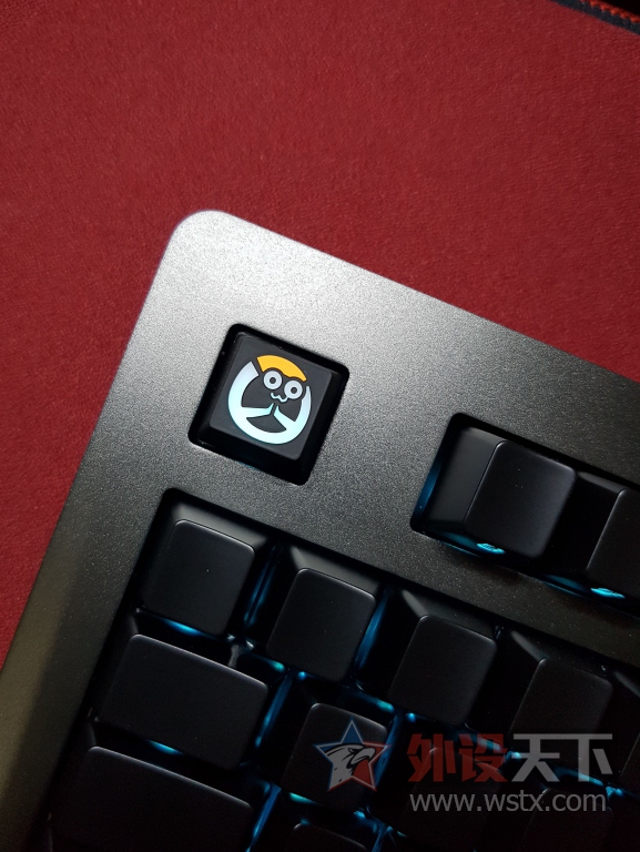 ���������Ĺ⣡�ھ�AK60��͸�⻷RGB���������Ͻ��е���̿�������