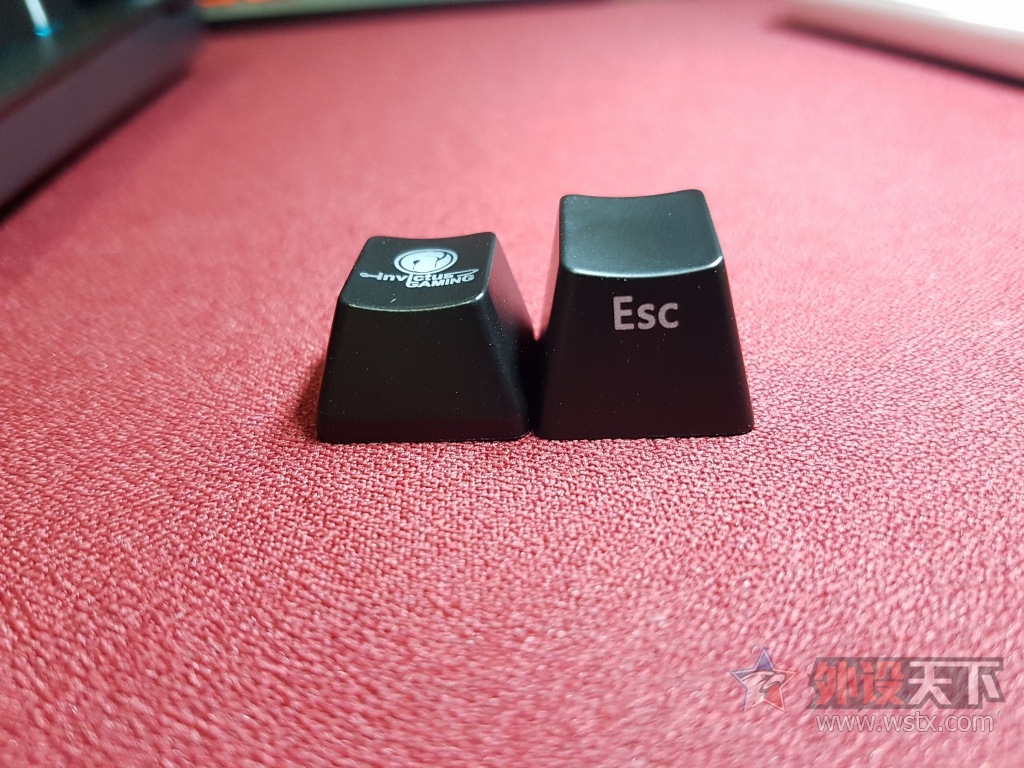 ���������Ĺ⣡�ھ�AK60��͸�⻷RGB���������Ͻ��е���̿�������