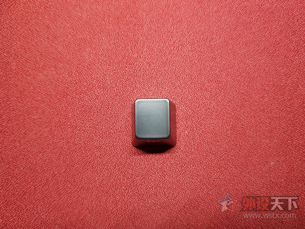 ���������Ĺ⣡�ھ�AK60��͸�⻷RGB���������Ͻ��е���̿�������