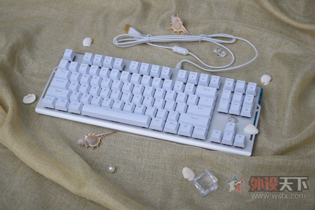 еˮ   ˮҫ EK815е