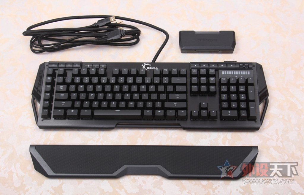 ӻе̣֥ KM780 RGB Сɹ