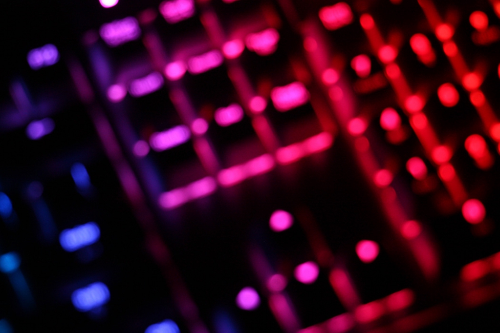 ӻе̣֥ KM780 RGB Сɹ