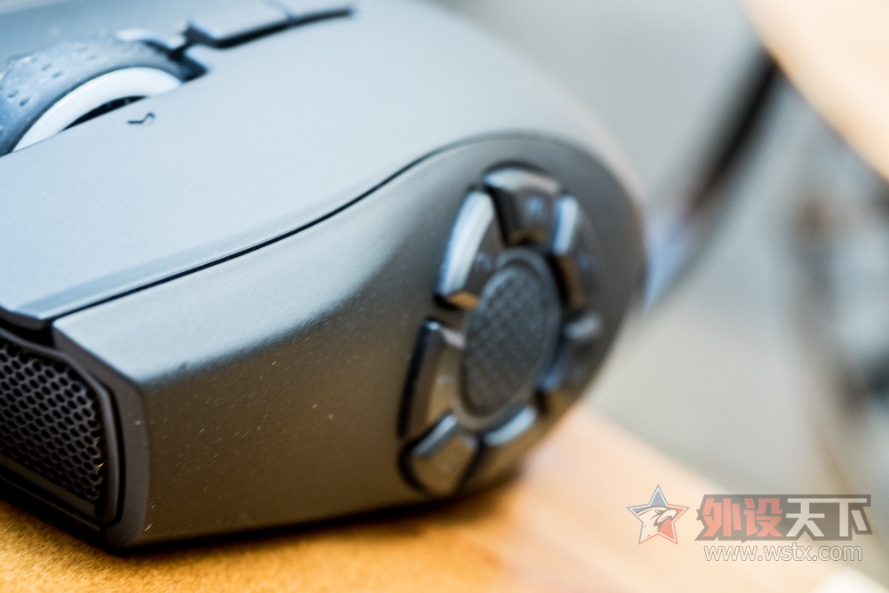 �����ӡ�Razer Naga Hex V2���⣺�������ں�