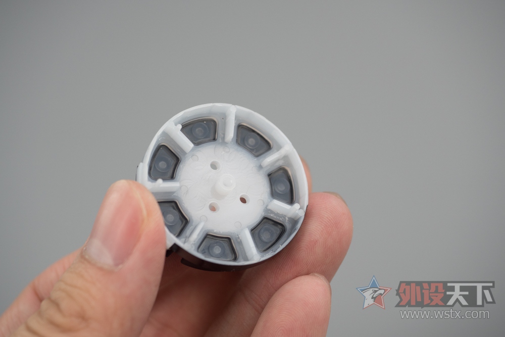 �����ӡ�Razer Naga Hex V2���⣺�������ں�