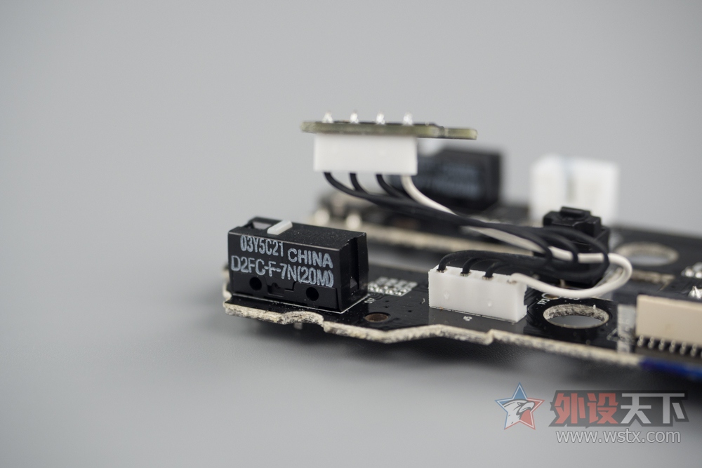 �����ӡ�Razer Naga Hex V2���⣺�������ں�