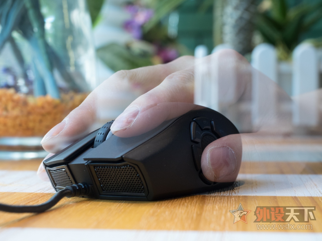 �����ӡ�Razer Naga Hex V2���⣺�������ں�