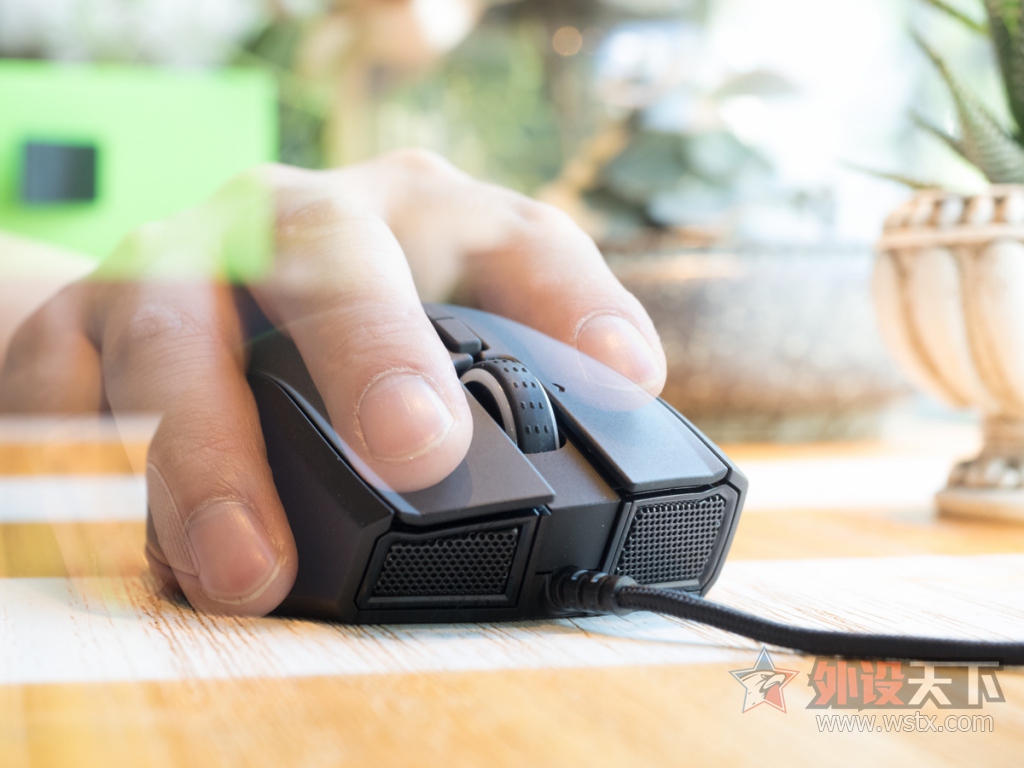 �����ӡ�Razer Naga Hex V2���⣺�������ں�