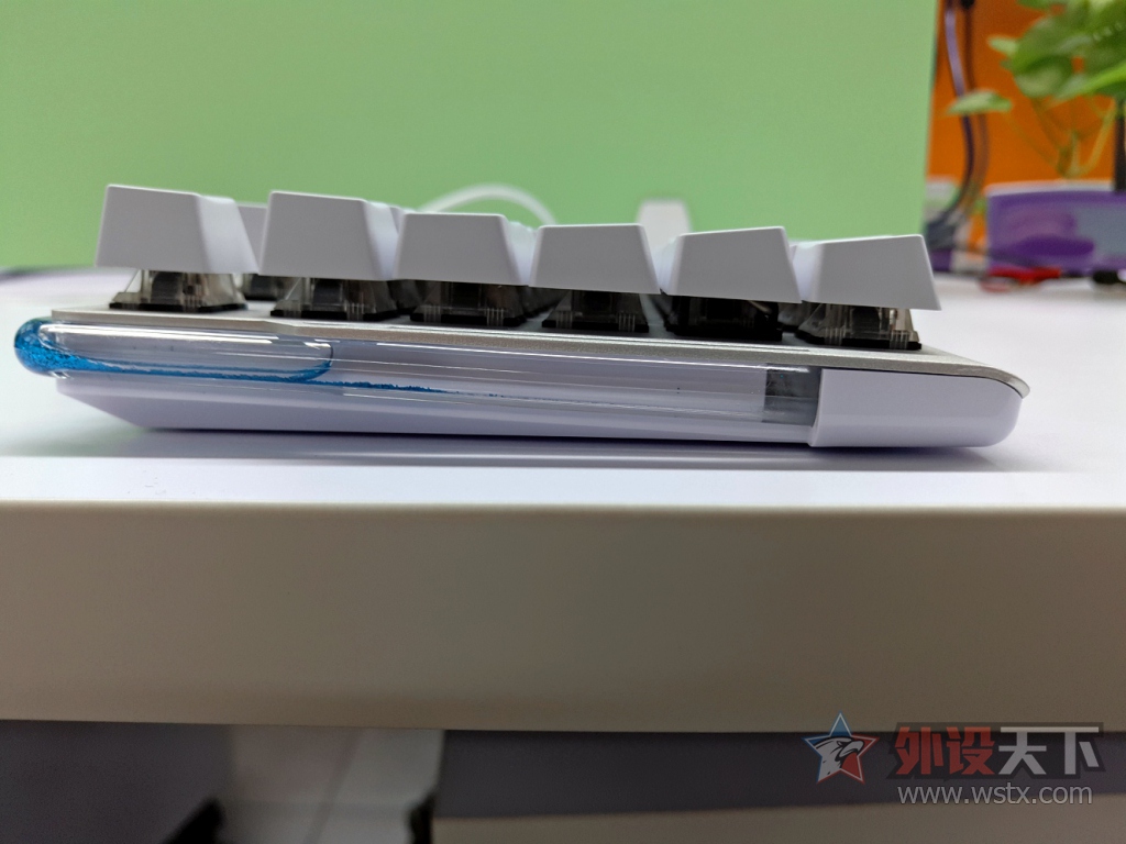 ˮ��֮�����������EK815